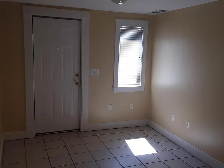 310 E Anderson St #C — Photo 7