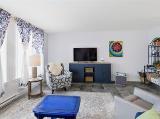 220 Townsite Rd #302, Nanaimo, BC V9S 5S8