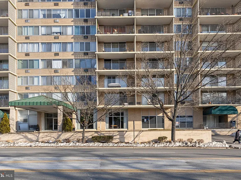 1401 Pennsylvania Ave #208 — Photo 4