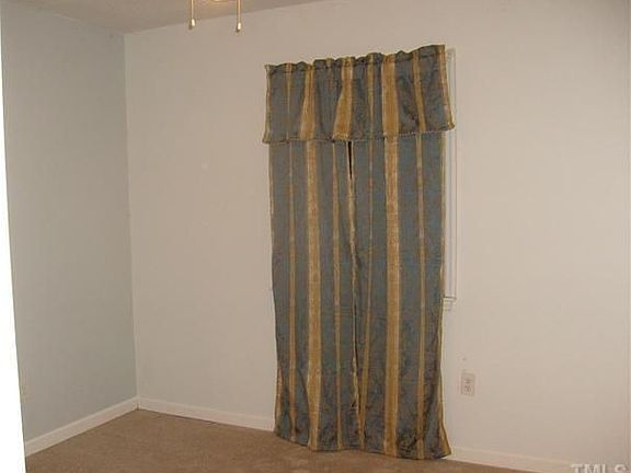 4th image of 4211 Day Lily Dr