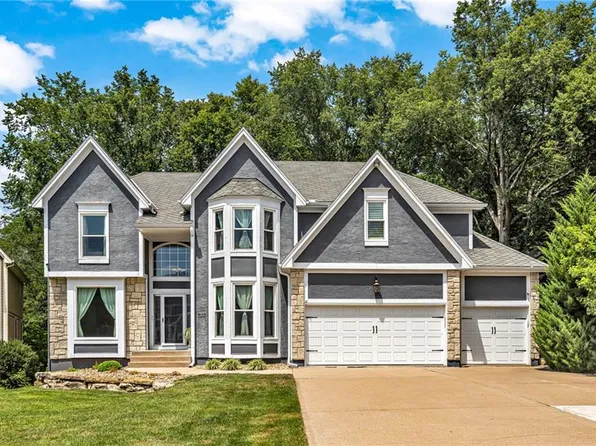 324 NW Bradford St, Lees Summit, MO 64064