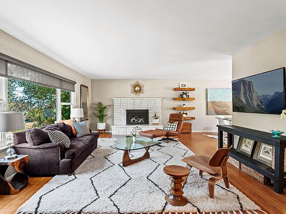 2nd image of 27 Brown Drive