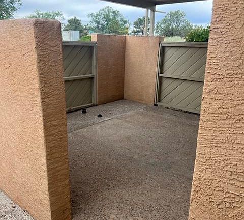 Front Courtyard/Patio