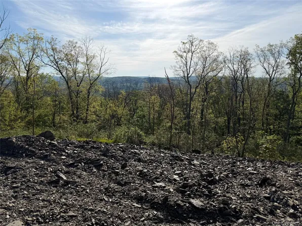 Rocky Top Way, Clinton Corners, NY 12514
