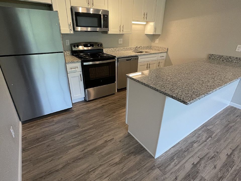 1st image of 310 15th Ave W Unit 301