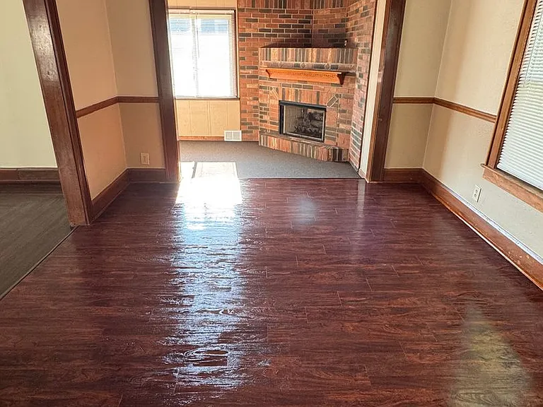 833 Lawrence Ave — Photo 7