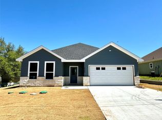 2305 Beverly Dr, Granbury, TX 76048