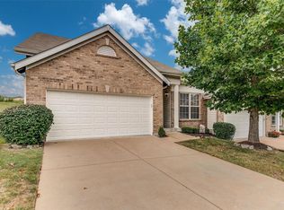 3241 Country Hollow Dr, Saint Louis, MO 63129