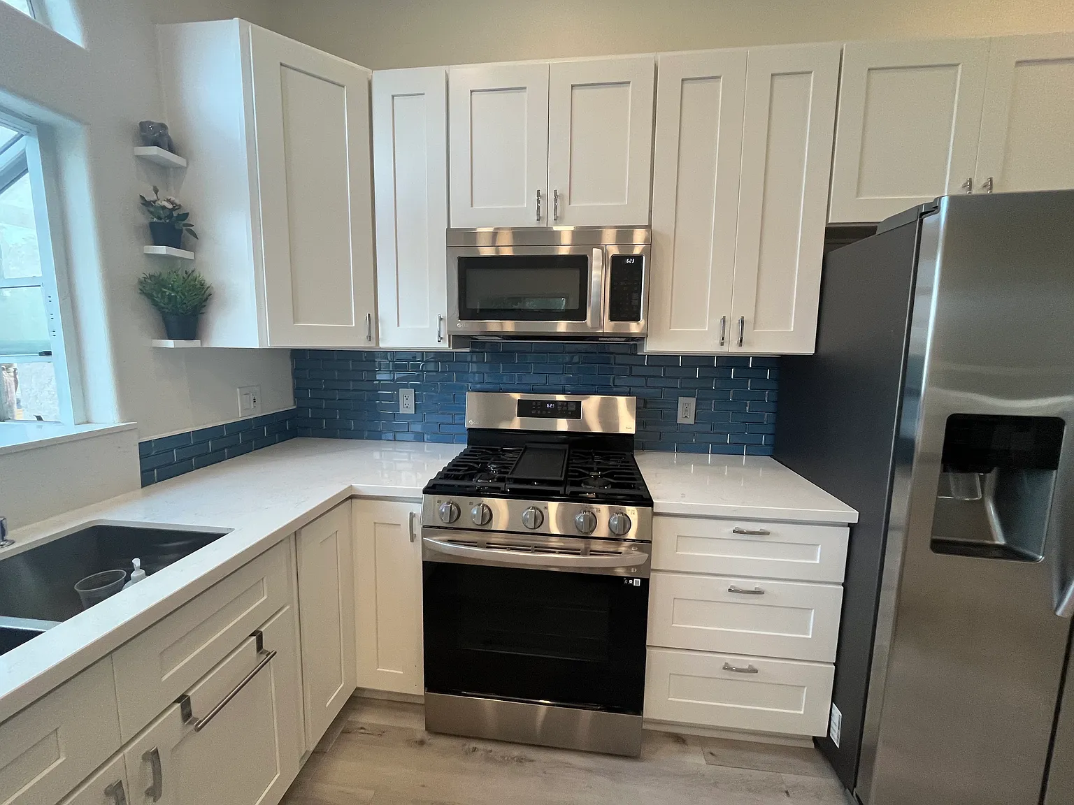 3 bed, 1697 sqft, $7,199 — Photo 2