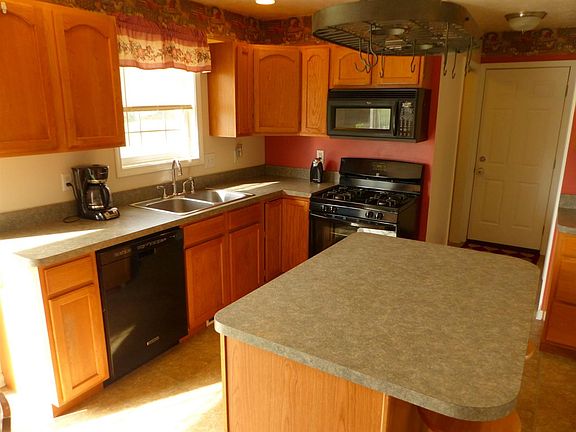 5th image of 206 Potato Creek Dr