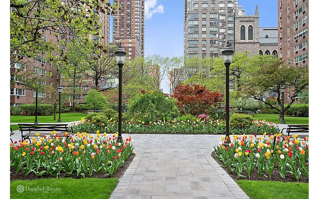 Sold by Douglas Elliman | media 29