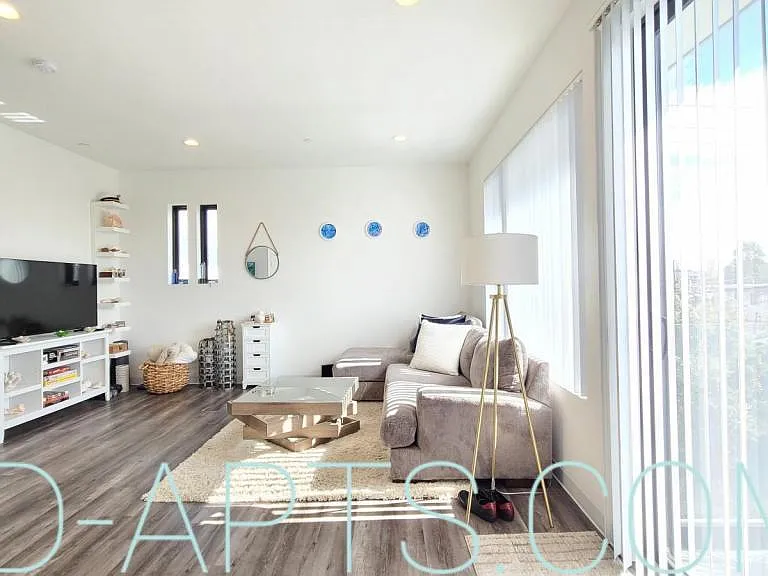 3953 1st Ave #3 — Photo 11