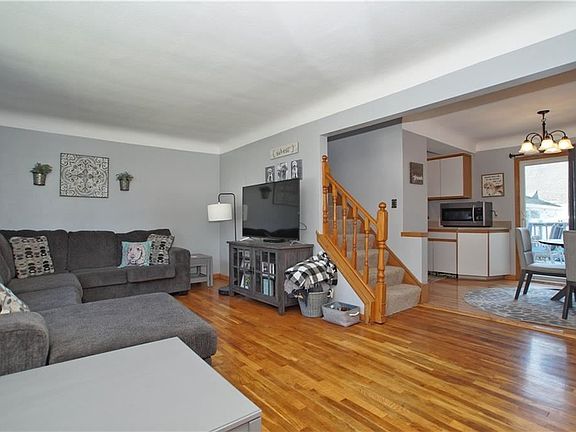 4th image of 30410 Harrison St