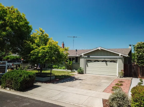 1055 Mitchell Ct, Campbell, CA 95008