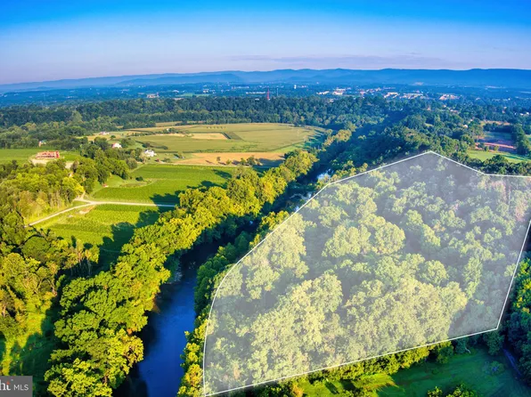 S Hollingsworth Rd, Woodstock, VA 22664