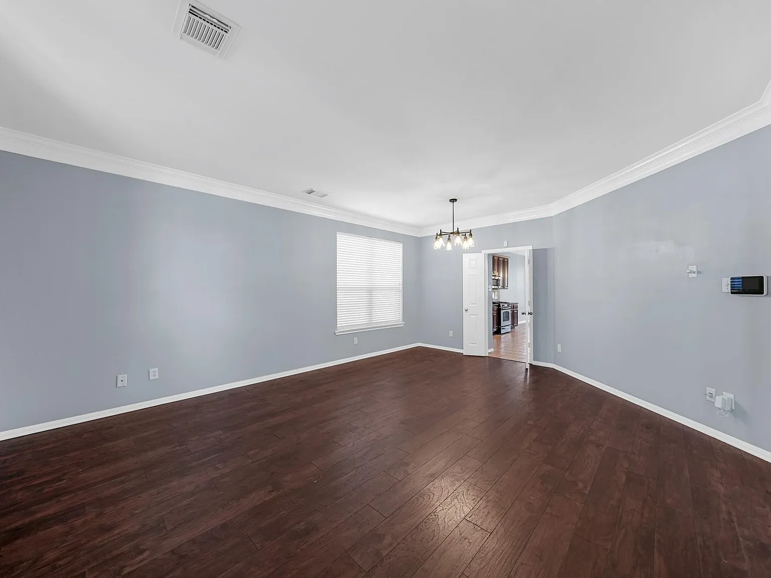 4 bed, 3.5 bath, 2969 sqft, $3,000 — Photo 2