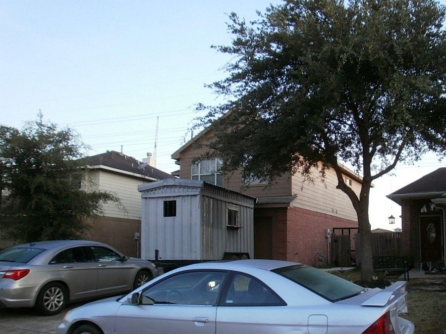 2nd image of 615 Hollandbridge Ln