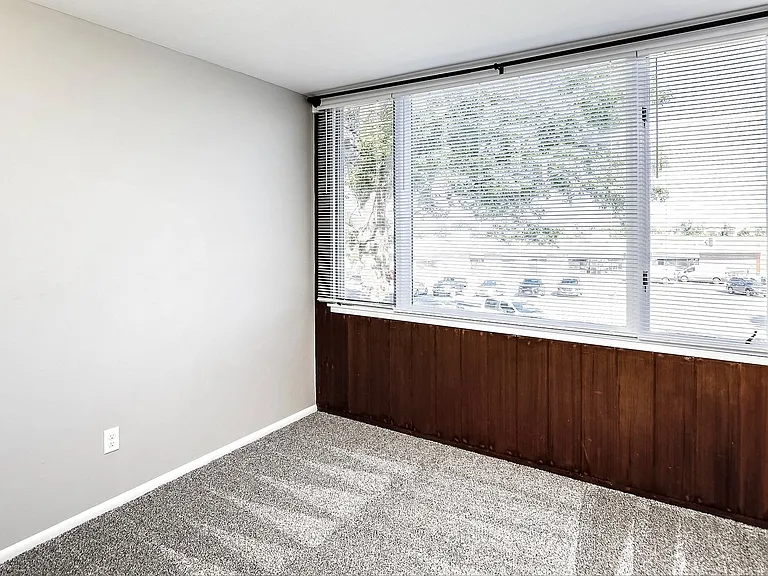 4817 S 131st St #9 — Photo 12