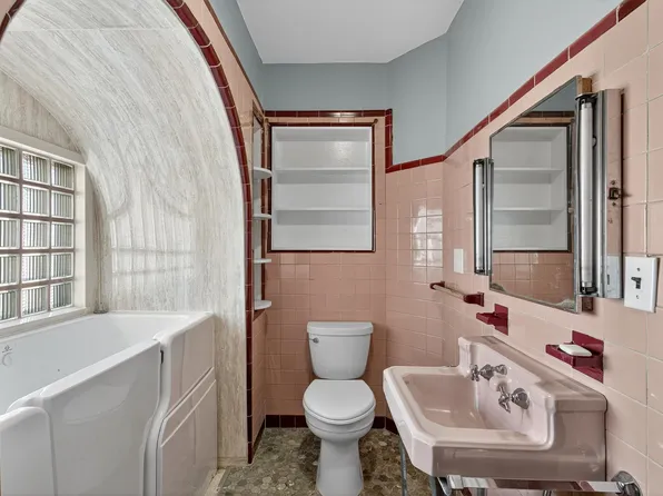 93 West 35th Street image 13 of 47