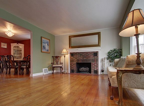 3rd image of 1205 Newberry Ave