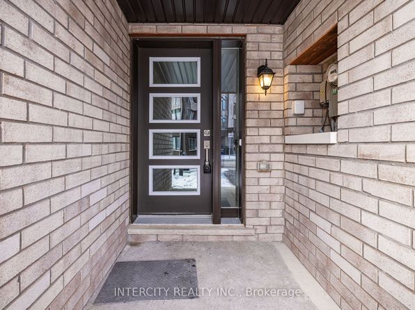 9 Queenpost Dr, Brampton, ON L6Y 6L2