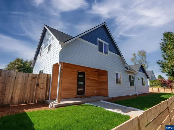 535 E St, Independence, OR 97351