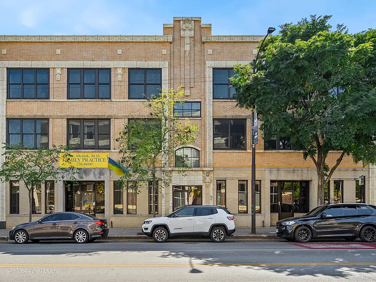 2329 W Chicago Ave — Photo 1