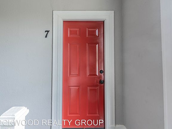4th image of 204 E Dewey Pl #7