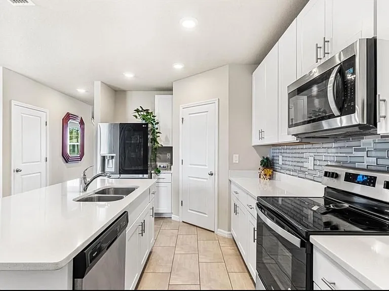 3404 Bonsilva St — Photo 3