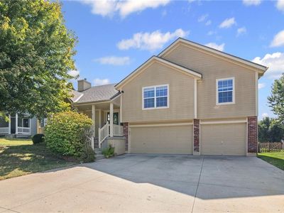 1310 NW Sycamore Dr, Grain Valley, MO, 64029