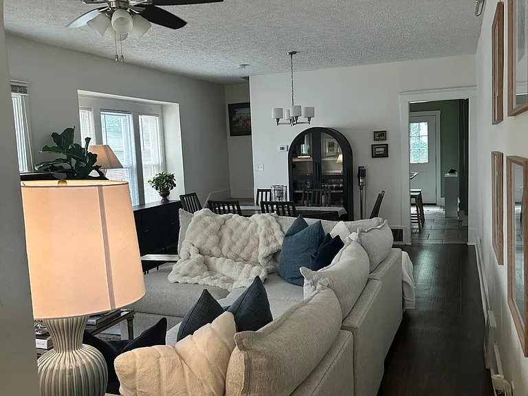 1293 Warren Rd — Photo 2