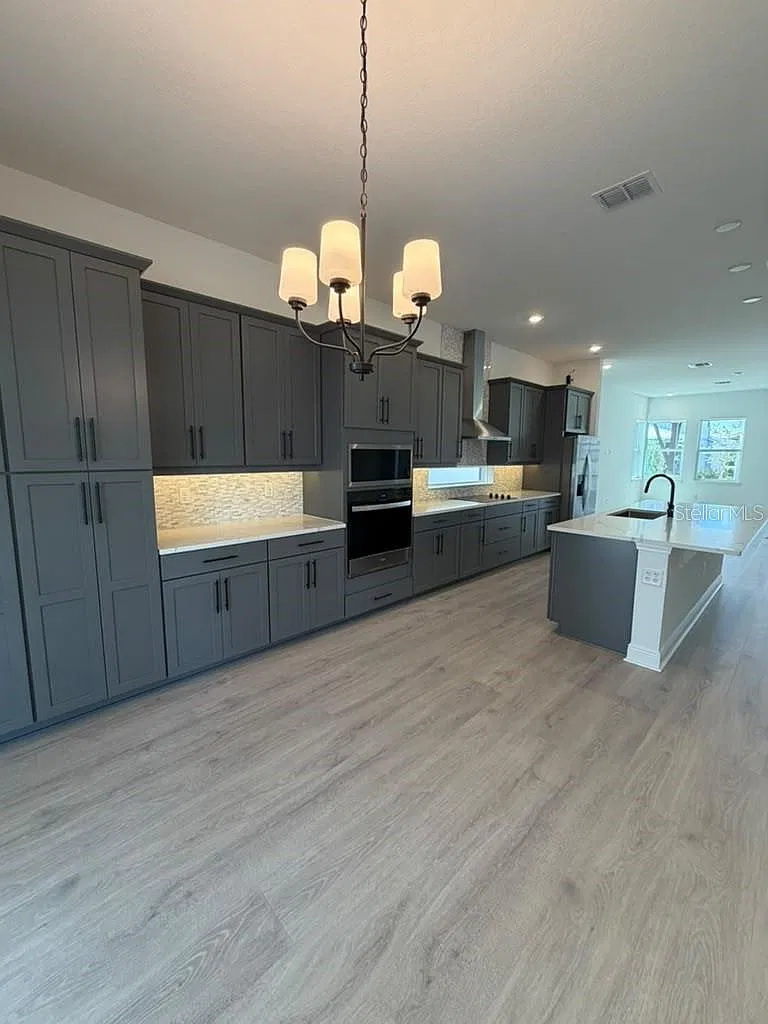 4 bed, 3.5 bath, 2972 sqft, $5,485 — Photo 4