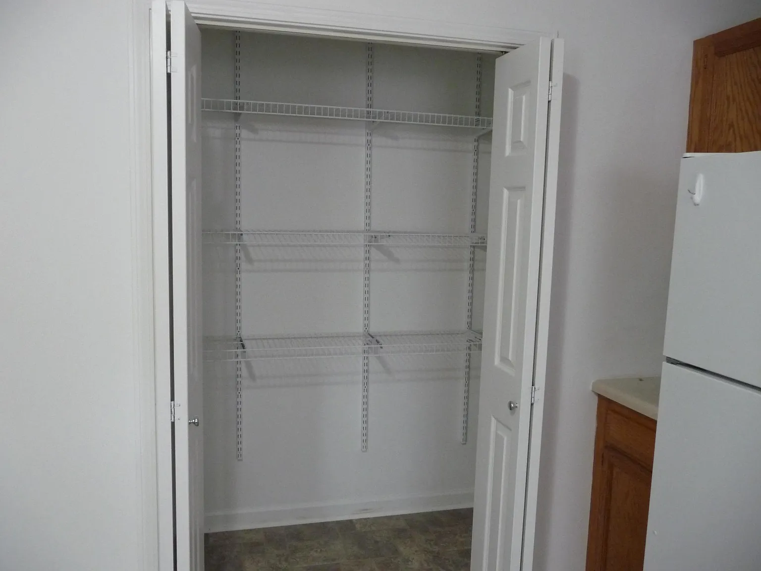 3 bed, 1.5 bath, 1200 sqft, $1,300 — Photo 4