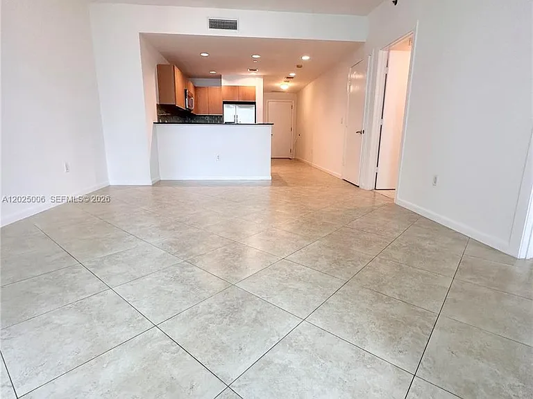 1060 Brickell Ave #2515 — Photo 5