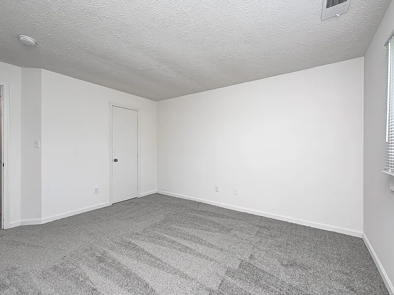 Greenfield Knoll Apartments — Photo 10