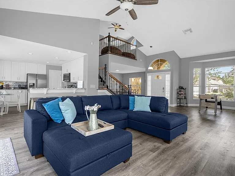 2820 Smithfield Dr — Photo 8