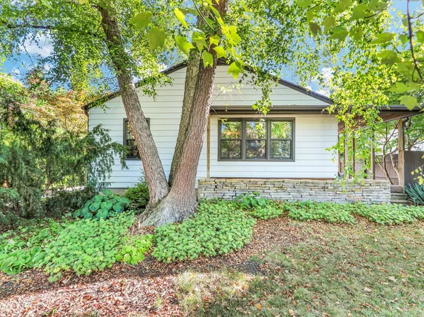 904 S Elm Blvd, Champaign, IL 61820