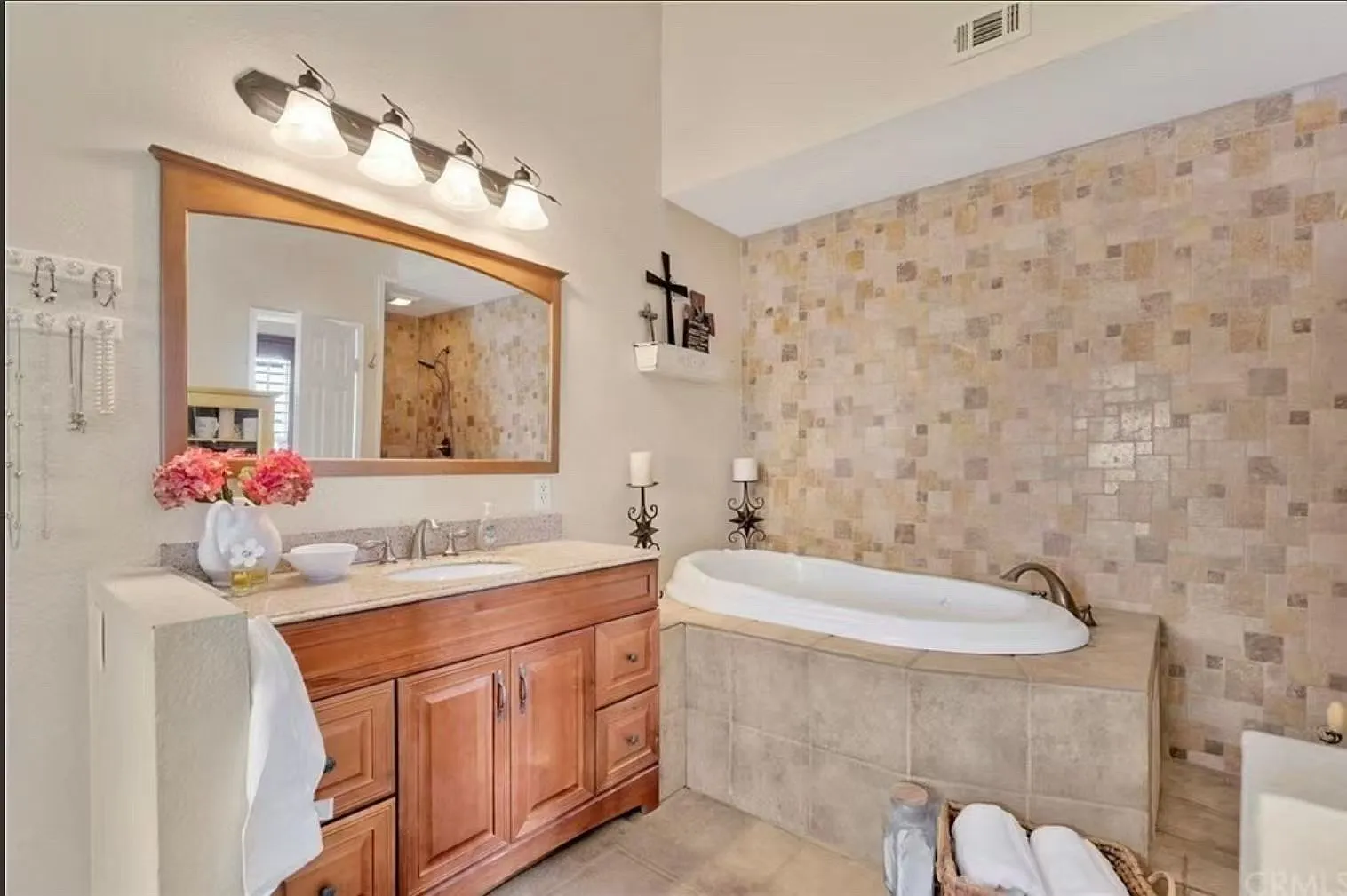 14732 Bluebell Dr — Photo 2