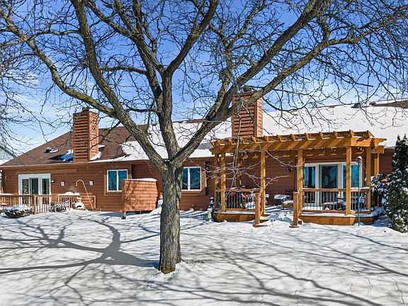 3rd image of W179N9773 Riversbend CIRCLE WEST West