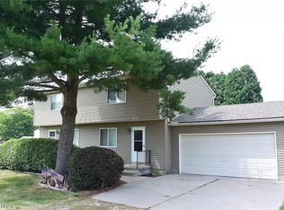 3615 & 3617 N Sunnyfield Dr, Akron, OH 44321