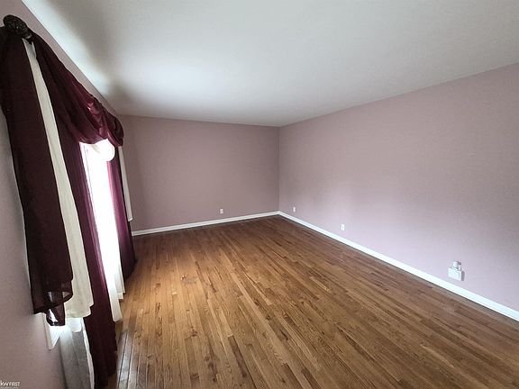 5th image of 1282 Arrowhead Dr