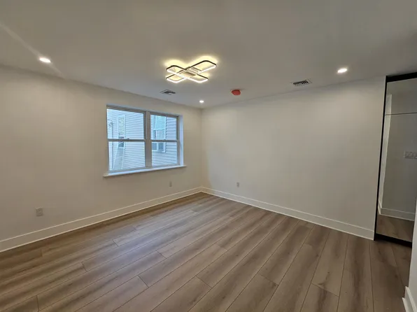 413-415 9th Street image 13 of 43