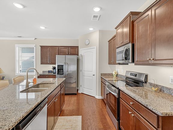 4th image of 4056 Cannonsgate Ln