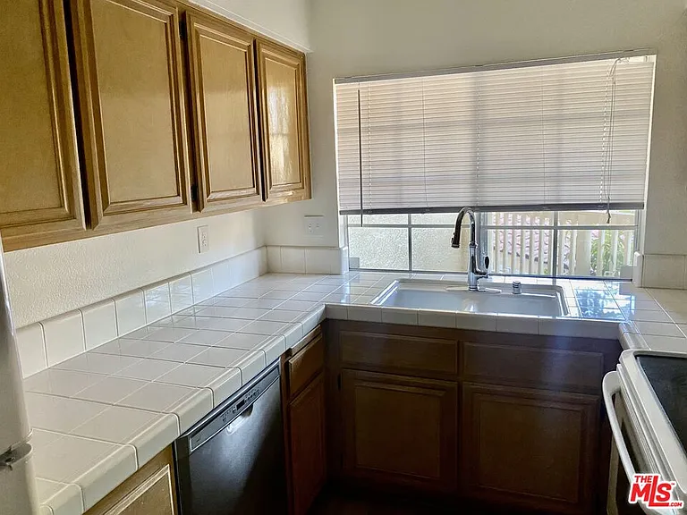 675 Oak Run Trl #TL301 — Photo 6