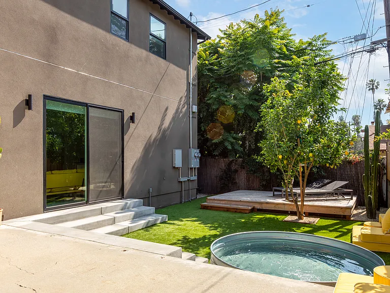 333 Stowe Ter #1/2 — Photo 15