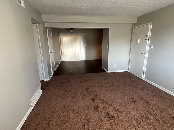 3rd image of 3 Lori Ln #2B-1Ba-900Sqft