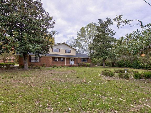 3rd image of 998 S Main St