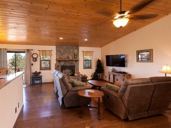 5th image of 1378 Flintridge Ave