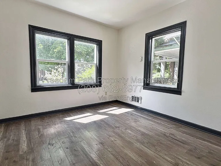 912 N C St — Photo 6