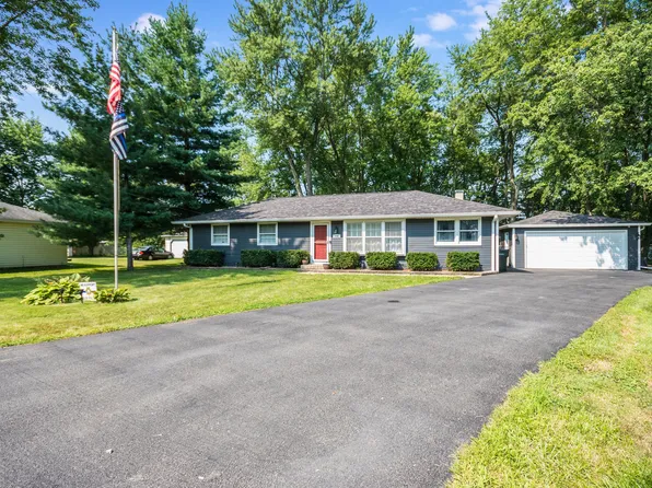 138 N Countryside Ct, Braidwood, IL 60408